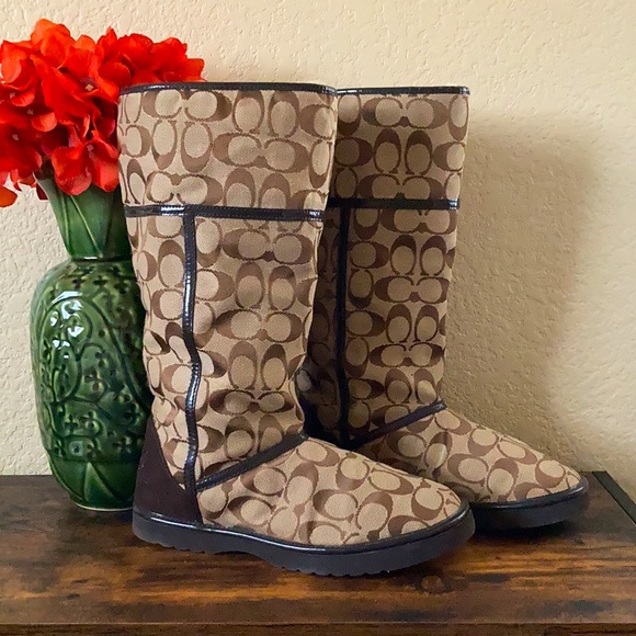 Coach Nikole Signature shearling boots - Picture 2 of 11